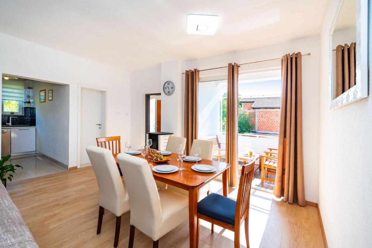 Apartment Maia Lena For Family Jasenice  Exteriér fotografie